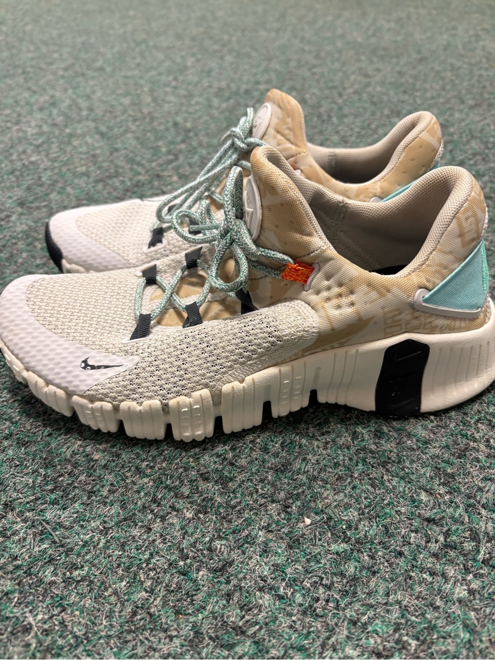 Nike Knit Training Sneakers - Cream & Mint